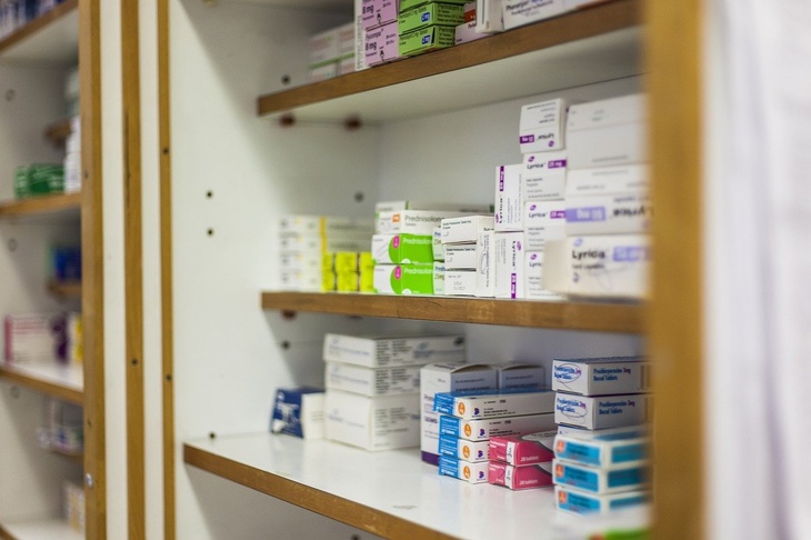 Россиянам откроют горячую линию по поставкам лекарств в аптеки