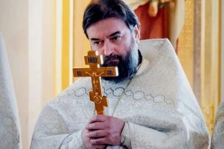 «Богохульник!»: зачем отдыхающая в Израиле Пугачева спустила собак на священника