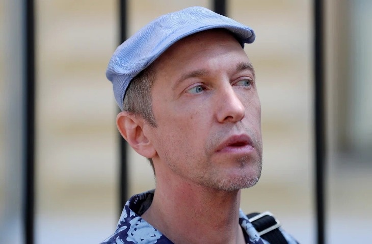 «Богохульник!»: зачем отдыхающая в Израиле Пугачева спустила собак на священника