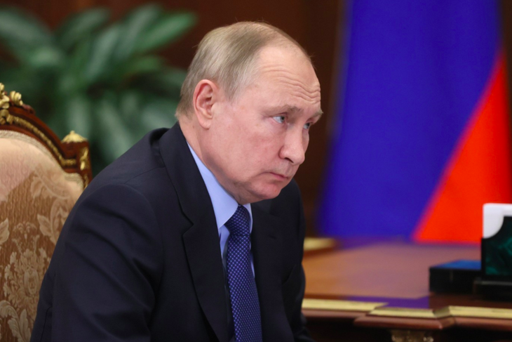 Песков объяснил, почему трансляцию с Путиным в «Лужниках» внезапно прервали