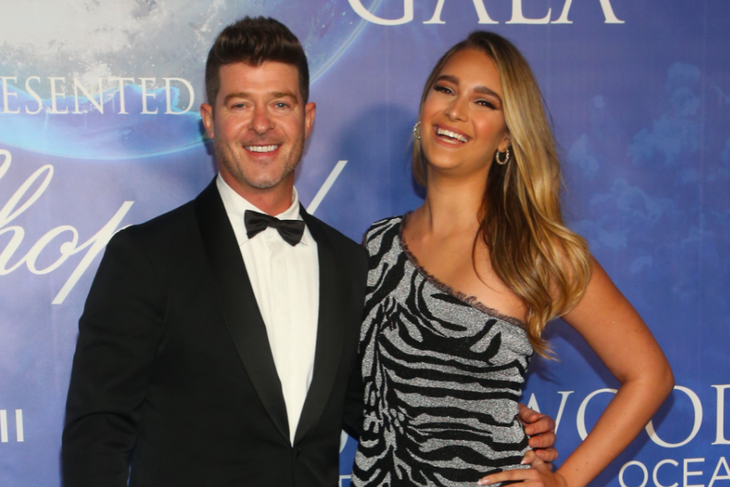 Robin Thicke's fiancee won't sign a prenup