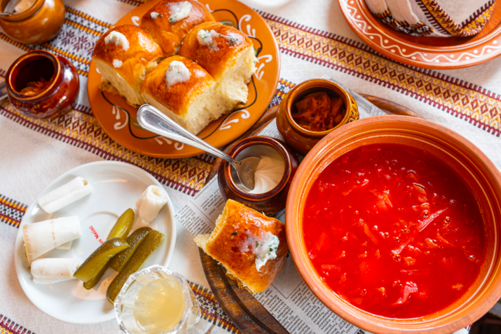 Learn how Ukrainians serve traditional borscht with PAMPUSHKAS