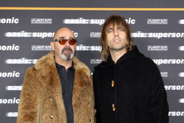 Former Oasis guitarist Paul Arthurs has got tonsil cancer