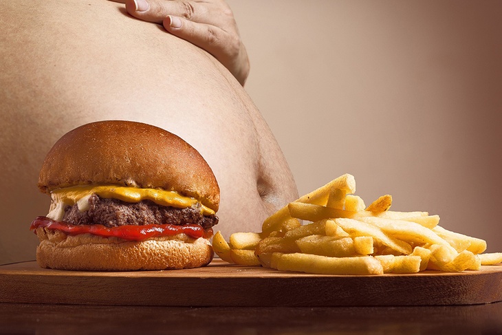 Очень вредная и тяжелая еда: названы худшие пищевые привычки, ведущие к ожирению