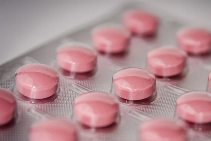 «Токсичное поражение печени, почек»: терапевт озвучила опасные последствия антибиотиков