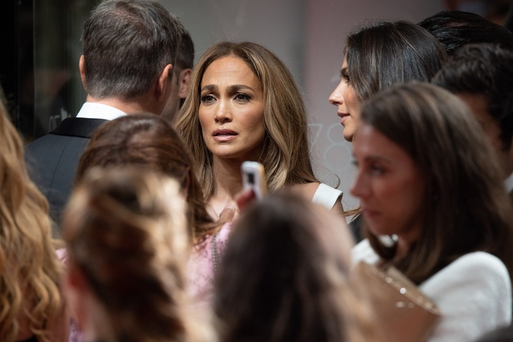 Jennifer Lopez showed off her INCREDIBLY YOUNG face without makeup