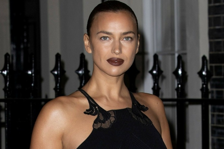 Photo: Irina Shayk wows with her stunning figure in a fishnet dress