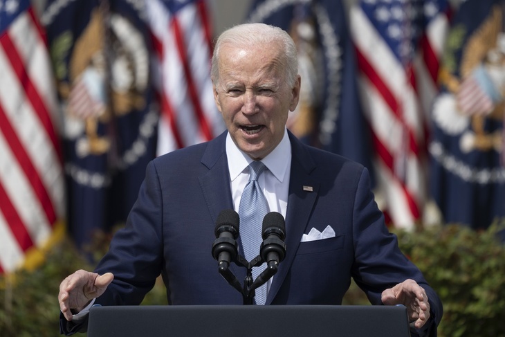 VIDEO: Bird pooped on Joe Biden suit as he delivered his speech