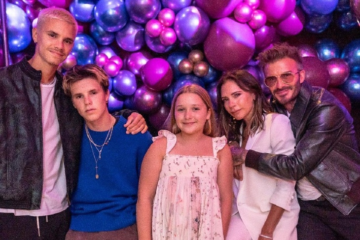 PHOTO: Victoria Beckham showed how happy she is at a birthday party