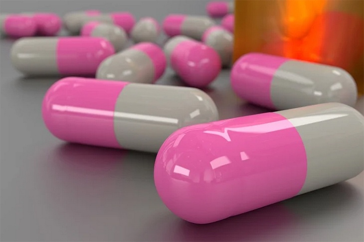 «Результат — рак и сердечные болезни»: Мясников призывает отказаться от коварных антибиотиков