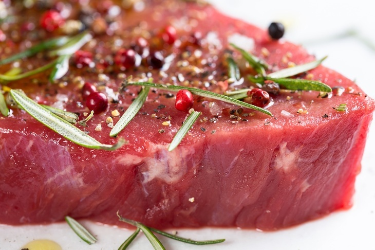 «Должны заподозрить неладное»: шеф-повар Белькович раскрыл простые секреты выбора хорошего мяса