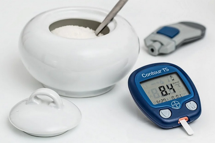 «А цифра 7 — это уже диабет»: Мясников пояснил, какой уровень сахара в крови считается опасным