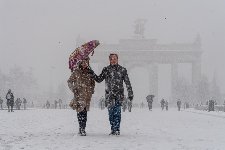 Придется достать зимнюю обувь: в субботу в Москве пойдет сильный снег