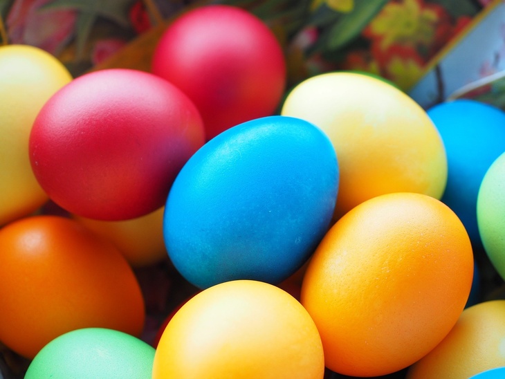 Грозит страшной смертью: назван способ окраски пасхальных яиц, который может вызвать рак