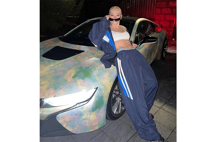 Самый модный этой весной: спортивный костюм из нулевых, как у Ивлеевой