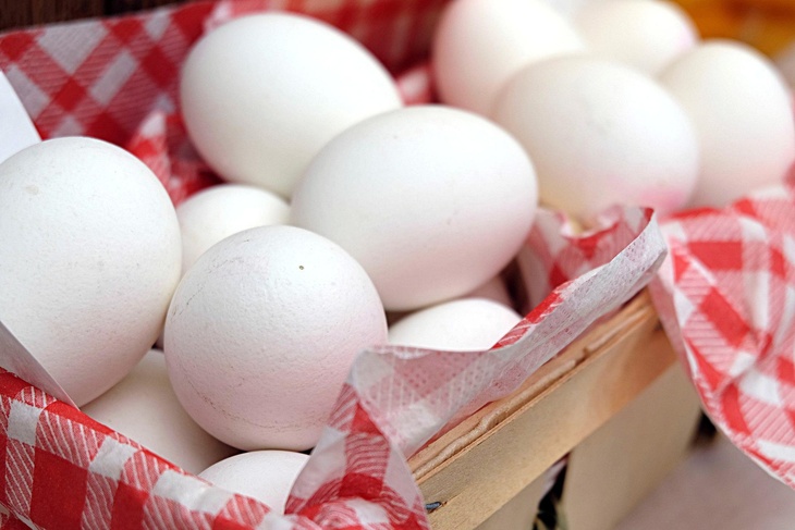 Превращается в аллерген: названа главная опасность ежедневного употребления яиц