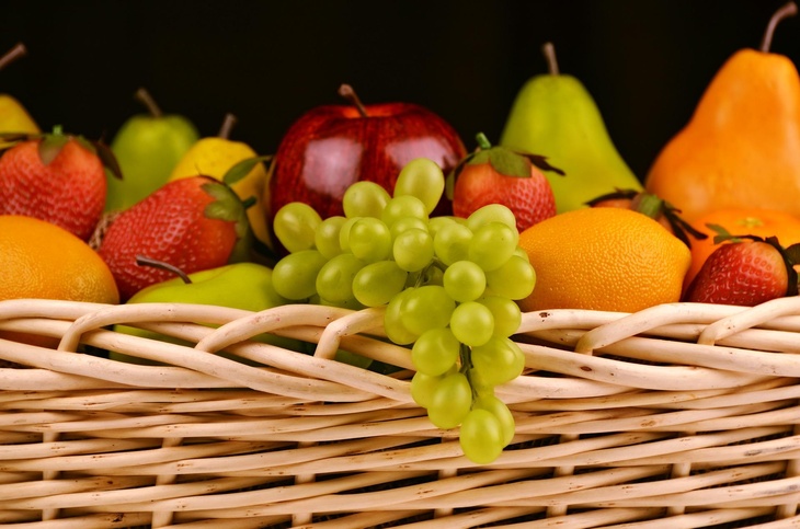 Жировая печень и инсульты: названа главная опасность постоянных перекусов фруктами 