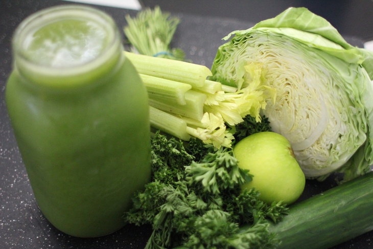 Зелень и овощи: диетолог перечислила продукты, от которых нельзя потолстеть 