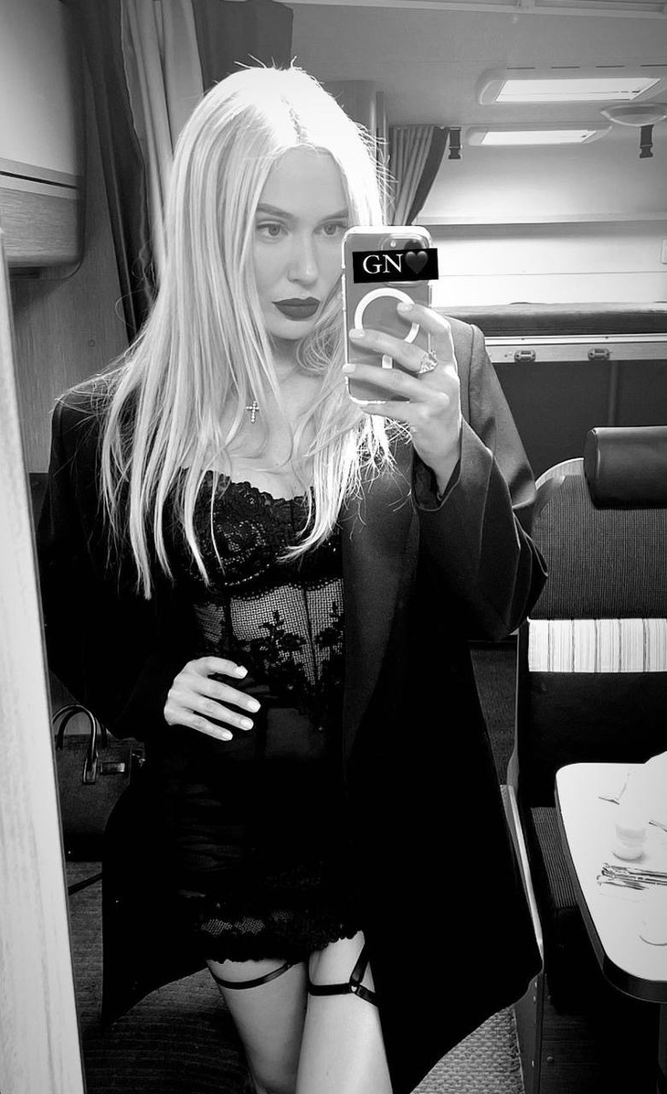 Просто пушка: Рудова блеснула точеной фигурой в одном кружевном белье