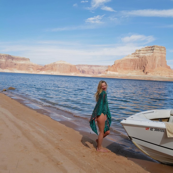 Kate Moss and Rita Ora show off their enviable figures in tiny swimsuits: PHOTO