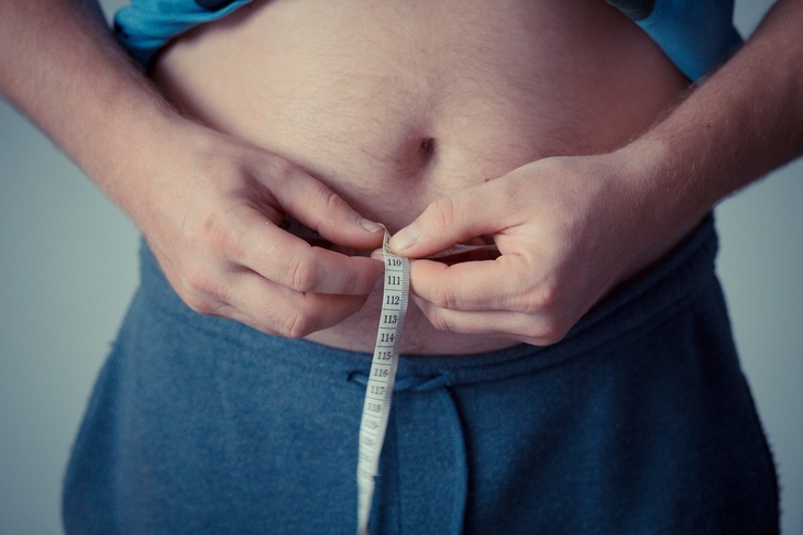 Живут дольше, чем худые: врач Мясников раскрыл главную пользу небольшого лишнего веса