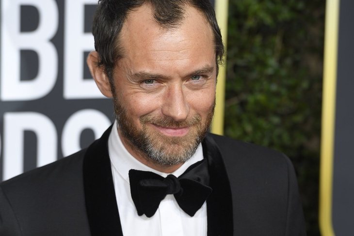 Jude Law will star in a series about children who got lost in the Star Wars galaxy