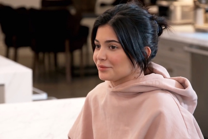 VIDEO: Kylie Jenner showed off the cute shoes of her son, who still has no name