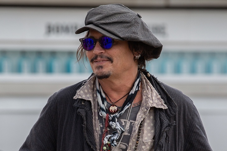 Johnny Depp unexpectedly took the stage at a rock concert in England