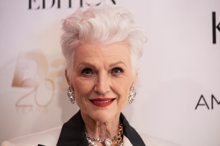 „Crazy lady:“ Maye Musk is on the cover of Sports Illustrated Swimsuit 2022