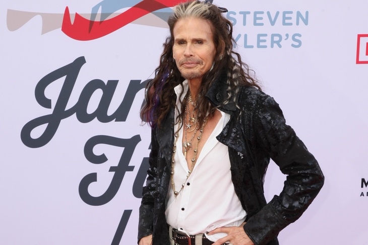 Группа Aerosmith отменила концерты из-за вновь подсевшего на наркотики 74-летнего солиста