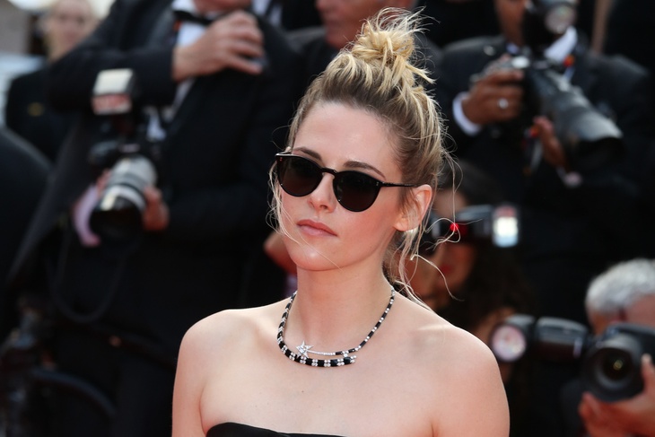 PHOTO: Kristen Stewart rocks ultra-glamour at Cannes Film Festival