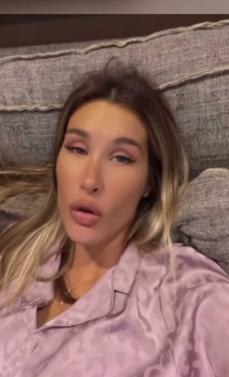 «Слушайте»: в репертуаре Кети Топурии появились новые песни