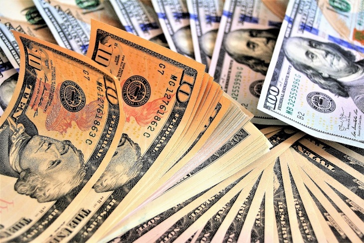 Не деньги, а бумажки: финансист предрек доллару девальвацию