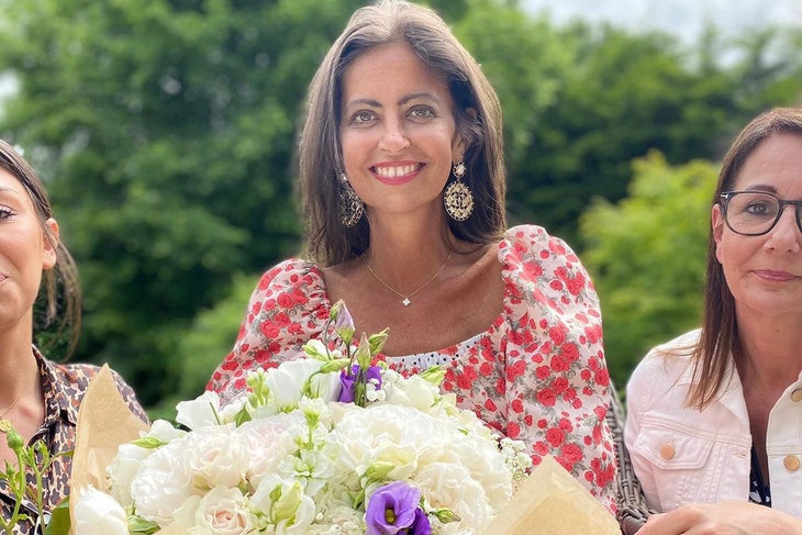 'Roses are my favourite flowers': Deborah James gets an amazing present