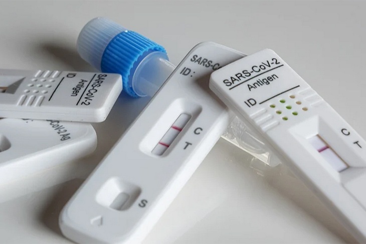 На холестерин, глюкозу и ковид: какие тесты можно без опаски покупать в аптеке