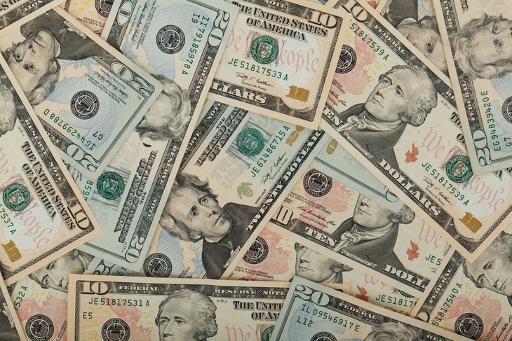 Экономист рассказал, сколько в действительности стоит доллар