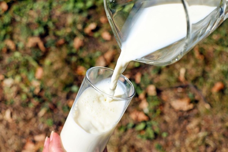 Кому в России положено молоко «за вредность» и сколько: новый список
