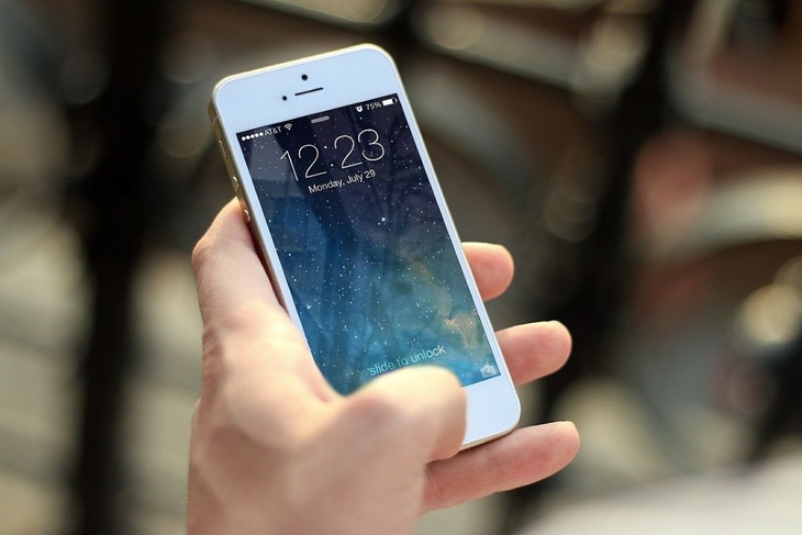 Аналитик Муртазин: с завтрашнего дня iPhone станет «кирпичом»