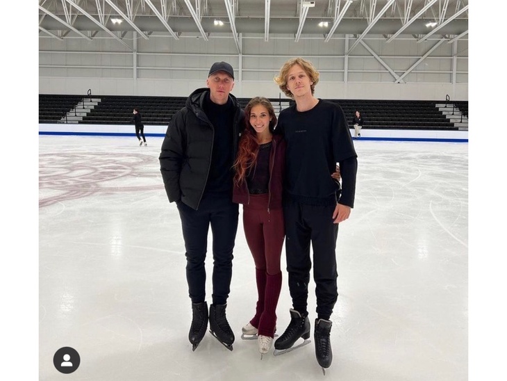 Дэвис и Смолкин обратились к их новому хореографу