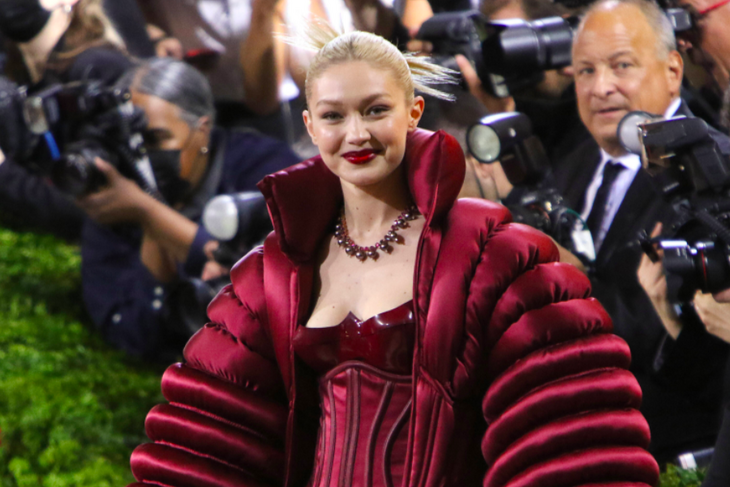 VIDEO: Gigi Hadid showed how she is going to the main fashion party of the year