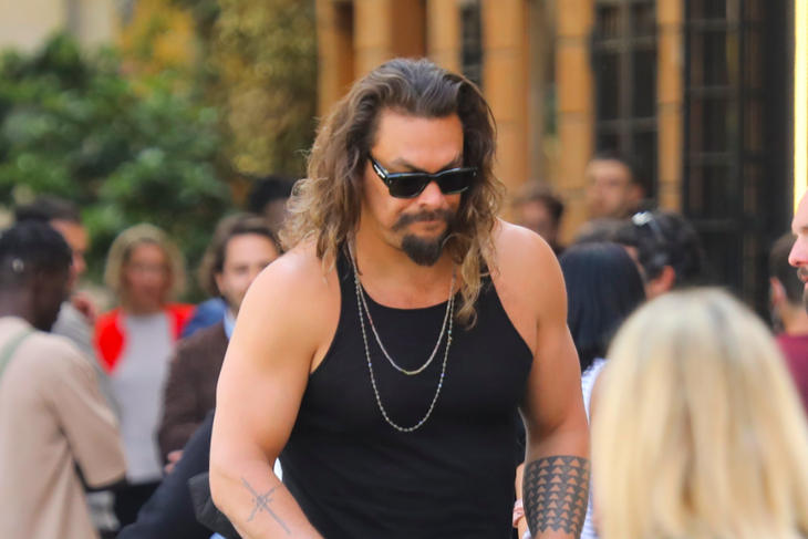 Jason Momoa apologizes for Sistine Chapel photo