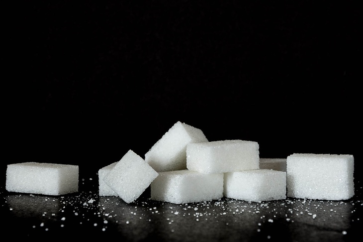 Диетолог объяснила, почему современным людям не нужно есть сахар