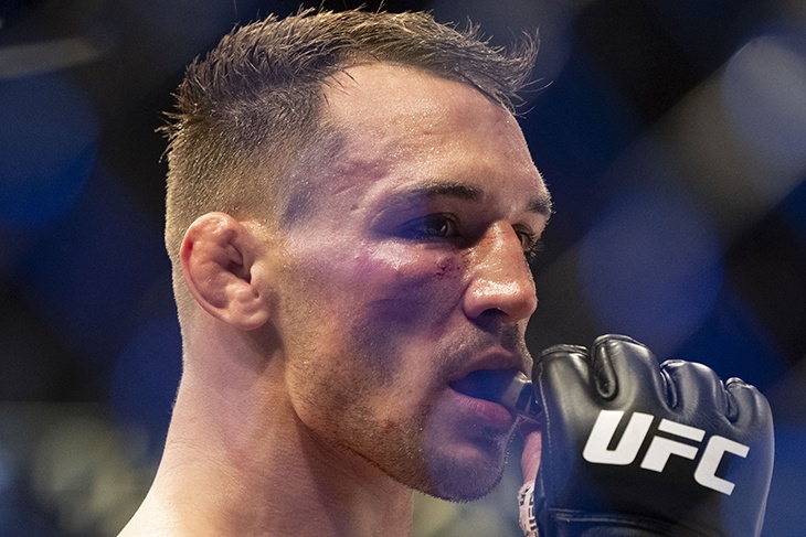 Сумасшедший нокаут на UFC 274: американский боец потерял сознание от жесткого удара в челюсть (видео