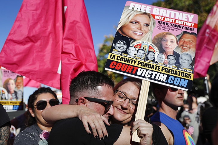 Акция поклонников в поддержку Бритни Спирс #FreeBritney