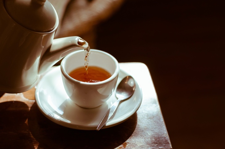 Его делают из мусора: диетолог Соломатина назвала самый вредный чай