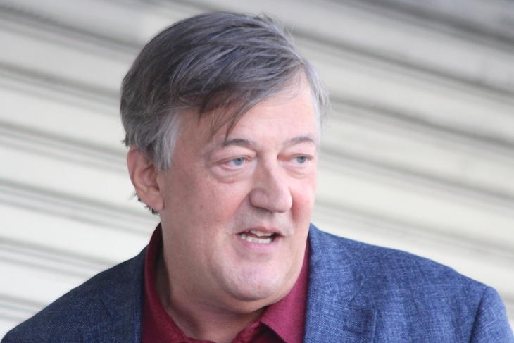 'I never knew until now:' this useful feature of the car blows Stephen Fry's mind
