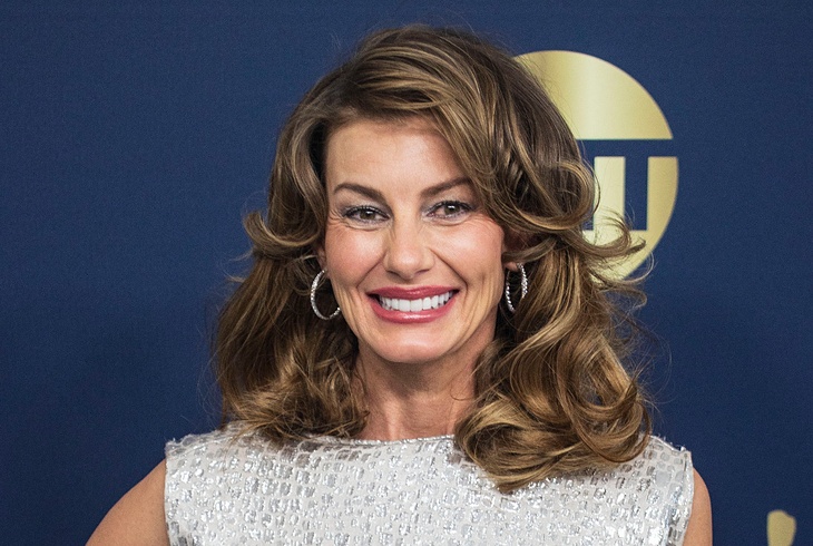 Unshaved armpits 'was really difficult' for Faith Hill working on '1883'