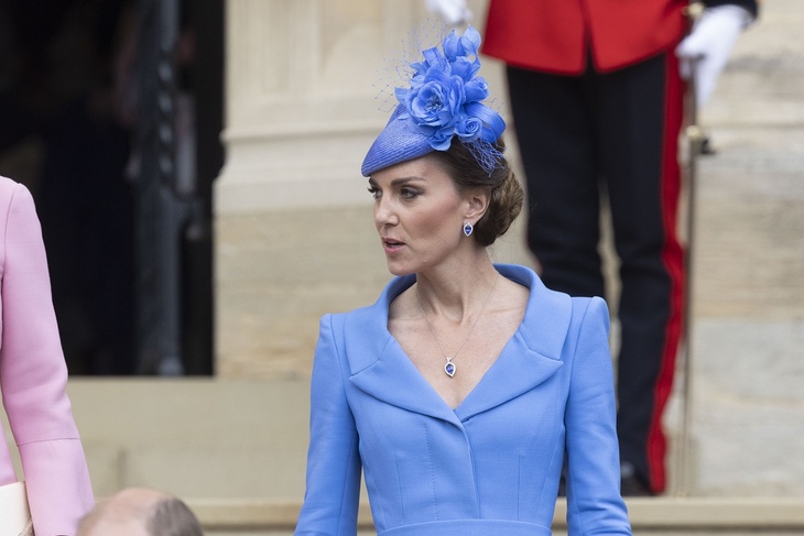PHOTO: Kate Middleton wears periwinkle ensemble for the Order of the Garter service