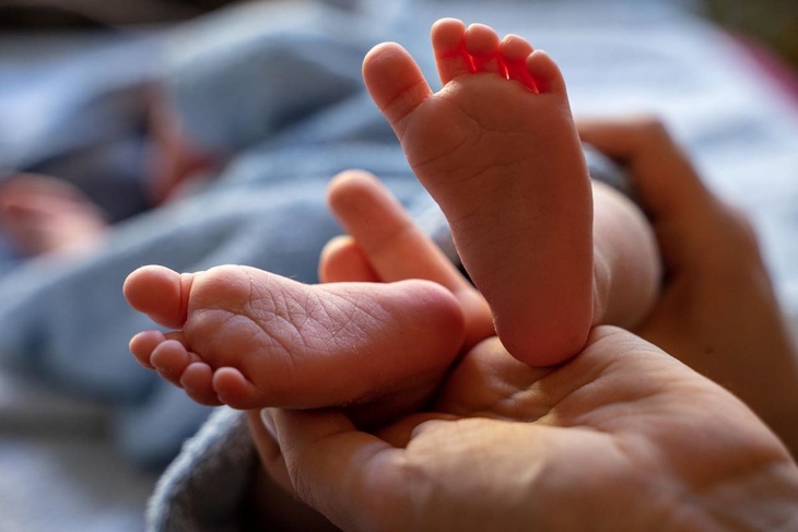 В России новорожденных разрешили регистрировать по месту жительства родителей 