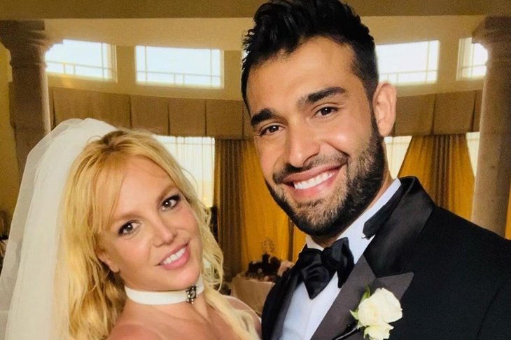 Absolutely stunning! First photo from Britney Spears and Sam Asghari wedding leaked